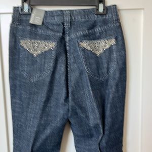 NWT Fabulous embellished Chico’s size 1 Platinum jeans.